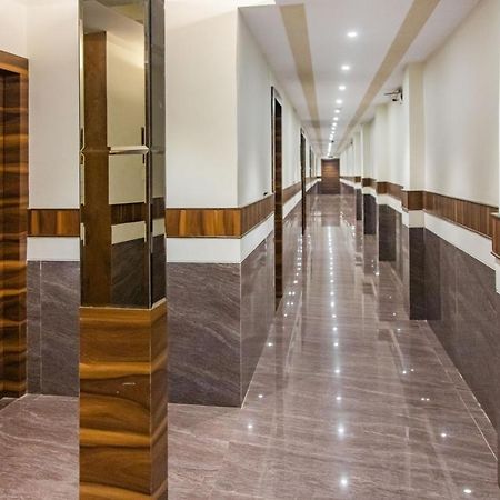מומביי Hotel Hometown Near Us Embassy Bkc מראה חיצוני תמונה