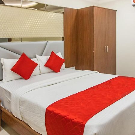 מומביי Hotel Hometown Near Us Embassy Bkc מראה חיצוני תמונה